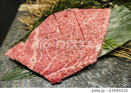 【焼肉イメージ】シャトーブリアン（飛騨牛） 63990316