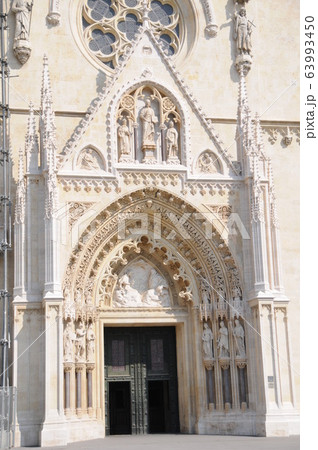 クロアチア、ザグレブ、聖母被昇天大聖堂ファサード 63993450
