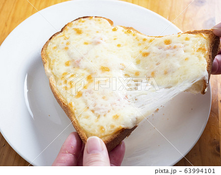 こんがりチーズトースト 63994101