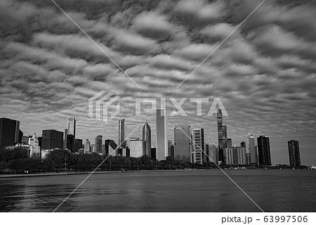 Views of downtown Chicago from Grant park 63997506