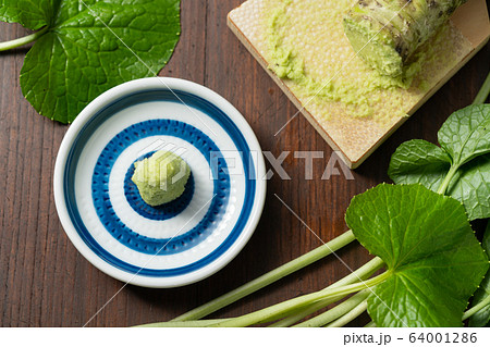 擦りおろした山葵 64001286