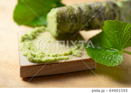 擦りおろした山葵 64001593