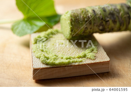 擦りおろした山葵 64001595