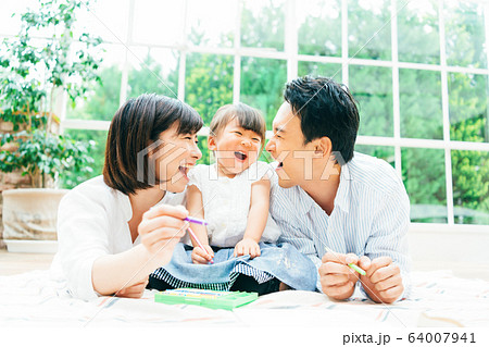 ファミリー 64007941