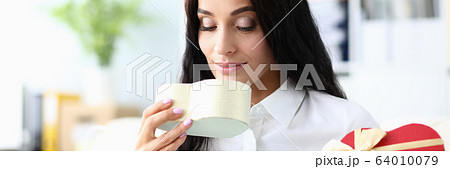 Beautiful business woman Beautiful business woman 64010079