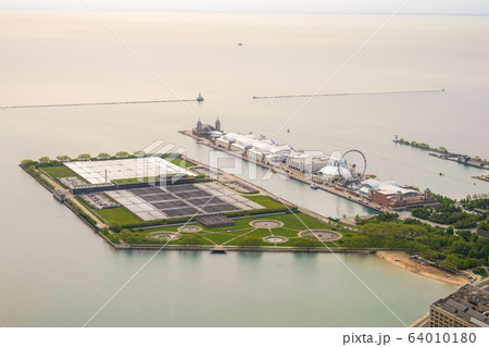 アメリカ合衆国　イリノイ州　シカゴ　 ジョン・ハンコック・センターからの眺め　ネイビーピア方面　 64010180