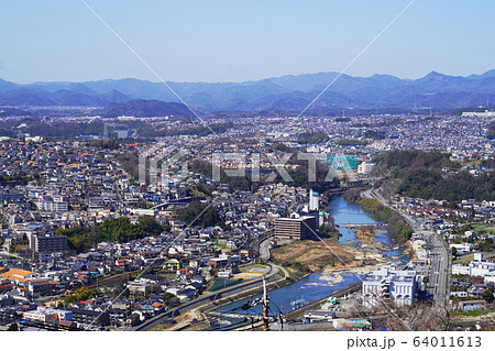 大阪 池田・川西市 猪名川(春、五月山から北方向を望む 大阪 池田・川西市 猪名川(春、五月山から北方向を望む 64011613