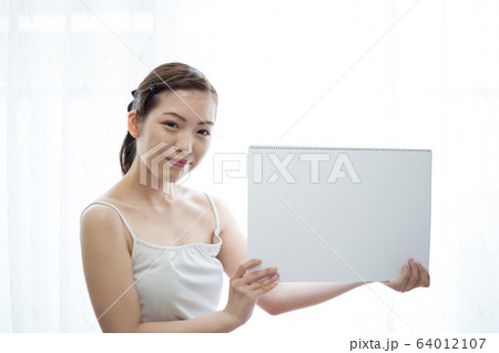 女性 女 女の子 スケッチブック 64012107