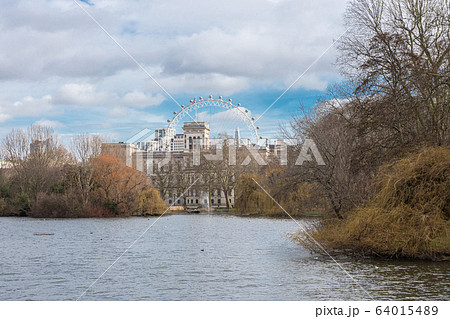 London eye and view from st. James Park 64015489
