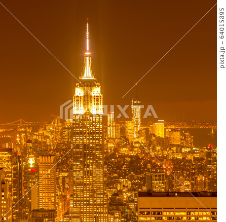 Night view of New York Manhattan during sunset 64015895