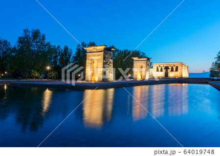 Beautiful sunset at the Temple of Debod, Madrid, 64019748