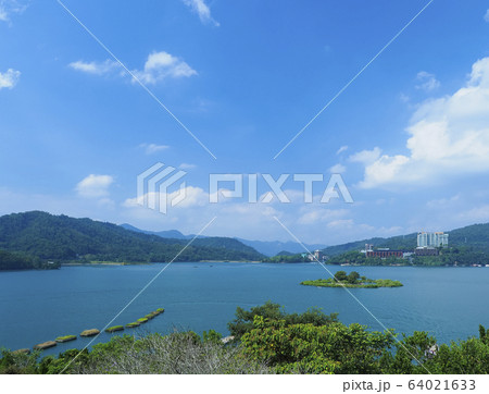 台湾・日月潭 玄光寺からの眺め/ Sun Moon Lake, Taiwan 64021633