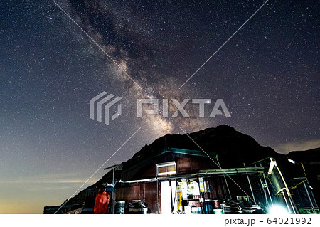 北岳 肩の小屋から見た天の川 【山梨県】 北岳 肩の小屋から見た天の川 【山梨県】 64021992