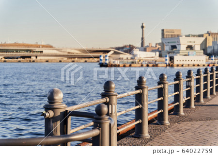 横浜港の海岸　（赤レンガパーク） 64022759