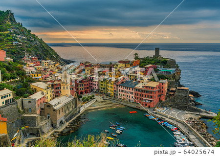 Beautiful cityscape of colorful Vernazza village in Cinque Terre, Italy Beautiful cityscape of colorful Vernazza village in Cinque Terre, Italy 64025674