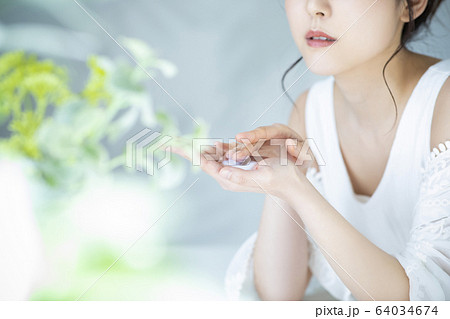 ビューティー　スキンケア 64034674