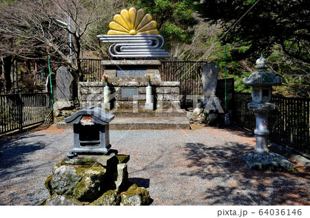 神奈川県大山阿夫利神社・万国忠霊塔 64036146