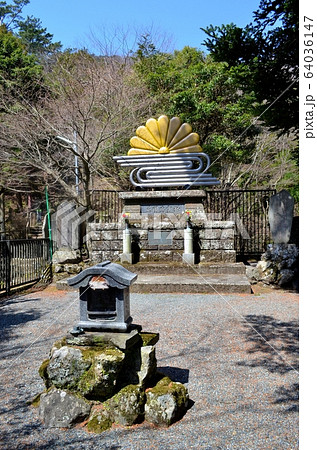 神奈川県大山阿夫利神社・万国忠霊塔 神奈川県大山阿夫利神社・万国忠霊塔 64036147