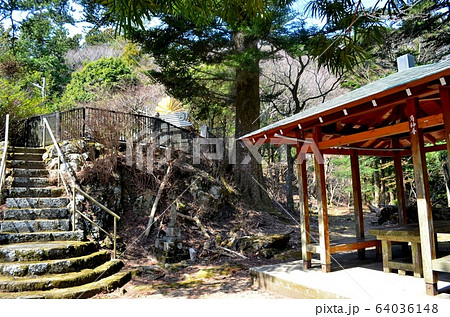 神奈川県大山阿夫利神社・万国忠霊塔 神奈川県大山阿夫利神社・万国忠霊塔 64036148