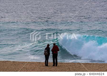 ポルトガルナザレ海岸に打ち寄せ砕け散る大波、Big wave Nazare Portugal ポルトガルナザレ海岸に打ち寄せ砕け散る大波、Big wave Nazare Portugal 64044024