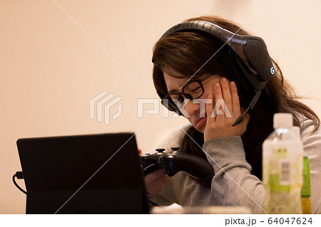 ゲーマー 64047624