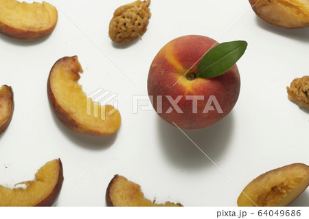 peach juice, ceramic plate, peach fruit, peach 64049686
