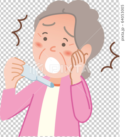 体温計を見ているお婆さん 64053005