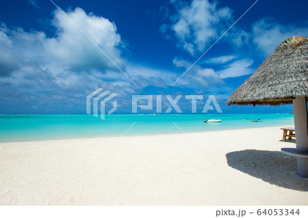 tropical beach in Maldives 64053344