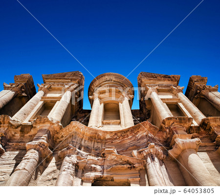 Ancient temple in Petra, Jordan 64053805