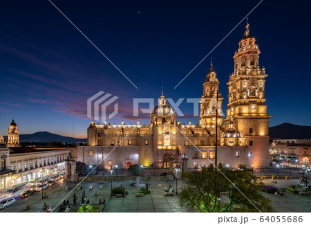 Sunset view of Morelia Cathedral, Michoacan, Mexico. 64055686
