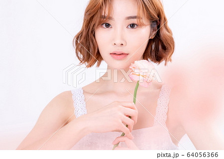 ビューティー 女性 女 64056366