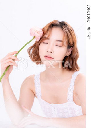 ビューティー 女性 女 64056409