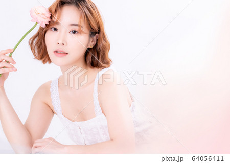 ビューティー 女性 女 64056411