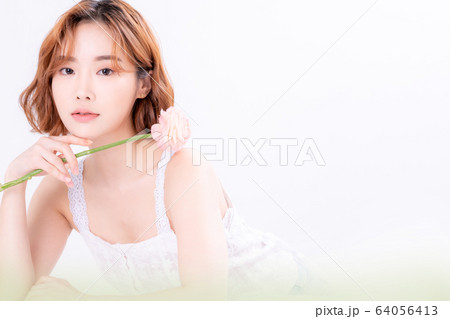 ビューティー 女性 女 64056413