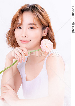 ビューティー 女性 女 64056415