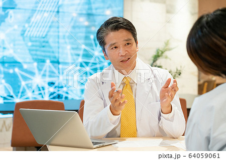 診察 医師 医療ビジネスイメージ 64059061