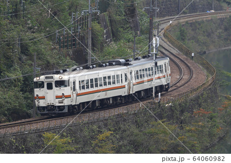 高山線 キハ48 普通列車 64060982