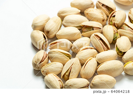 ピスタチオ。(白バック) ピスタチオ。(白バック) 64064218