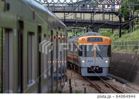京王井の頭線1000系オレンジベージュ 64064944