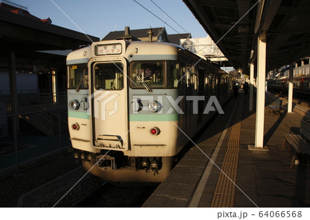 しなの鉄道115系2両(新長野色) しなの鉄道115系2両(新長野色) 64066568