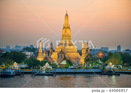 Illuminated Temple of Dawn or Wat Arun 64066957