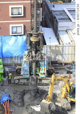建築現場 基礎工事 掘削工事 建築現場 基礎工事 掘削工事 64071430
