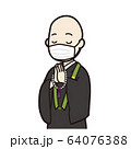 マスクをつけた僧侶（浄土真宗・剃髪） 64076388