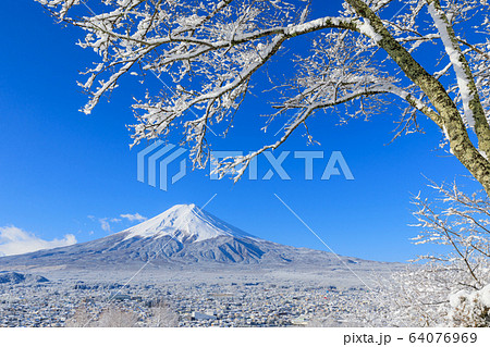 山梨_厳冬の絶景富士山 山梨_厳冬の絶景富士山 64076969
