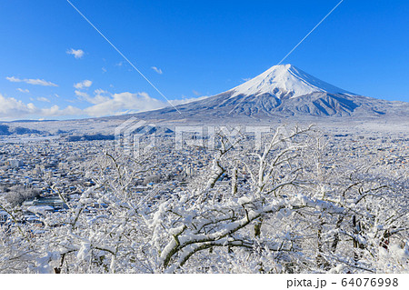 山梨_厳冬の絶景富士山 山梨_厳冬の絶景富士山 64076998