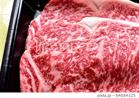 黒毛和牛サーロインステーキ肉 64084325