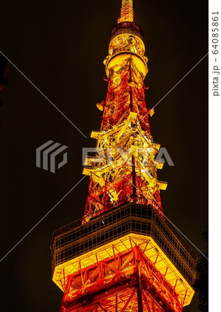 夜の東京タワー（寄り・アップ） 64085861