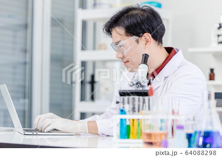 Scientist doctor or Medical laboratory technologist working online in hospital medicine lab  64088298