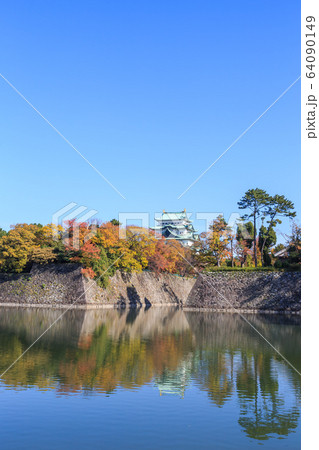 晩秋の名古屋城 64090149