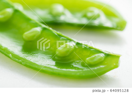 春野菜のスナップエンドウのイメージ写真 64095128